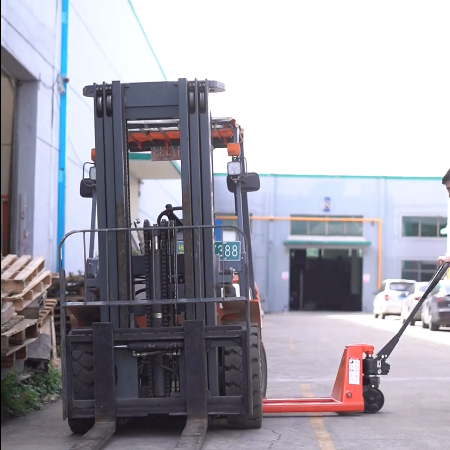 Avance innovador en la industria de las carretillas elevadoras – Se estrenan nuevas carretillas elevadoras ecológicas